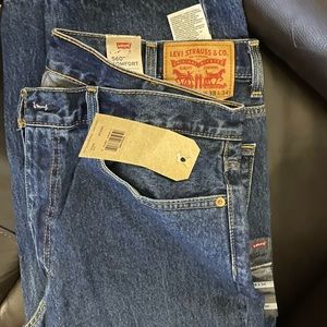 New with tag Levi's 560 Jeans Comfort Fit Loose 38/34